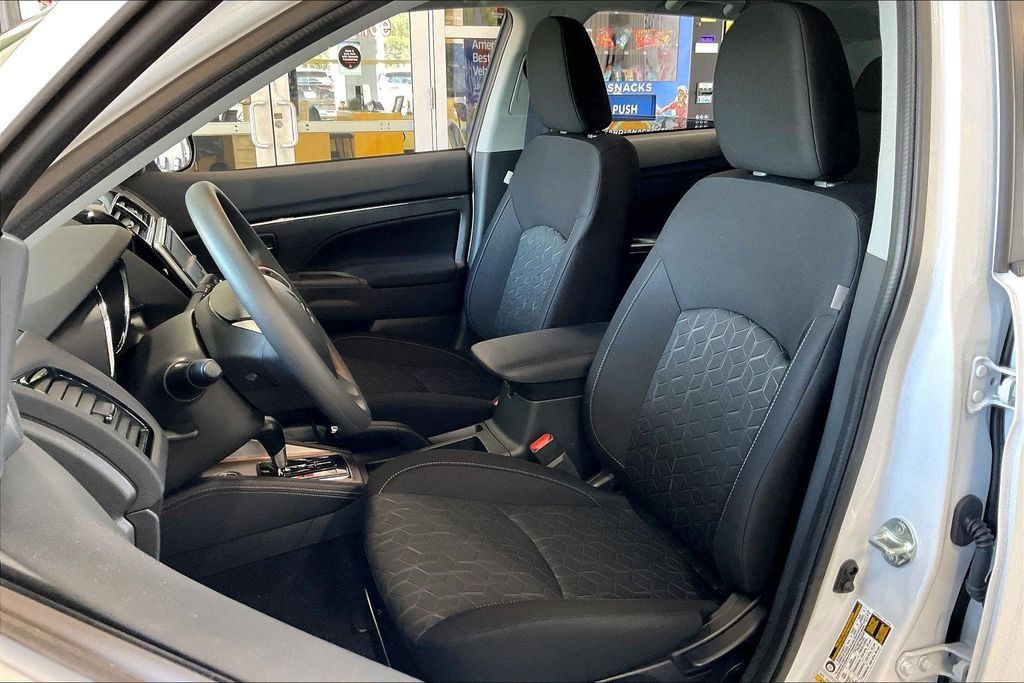 New 2027 Mitsubishi Outlander Sport ES AWD/4WD image 9