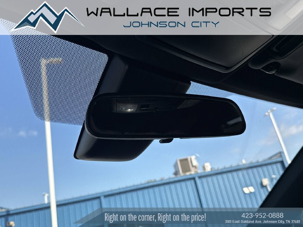 Used 2017 Toyota RAV4 SE AWD/4WD image 17
