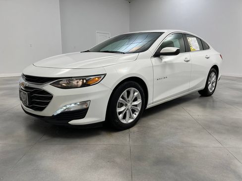 Used 2025 Chevrolet Malibu LT FWD image 4