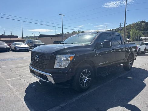 Used 2020 Nissan Titan SV w/ SV Convenience Package image 19
