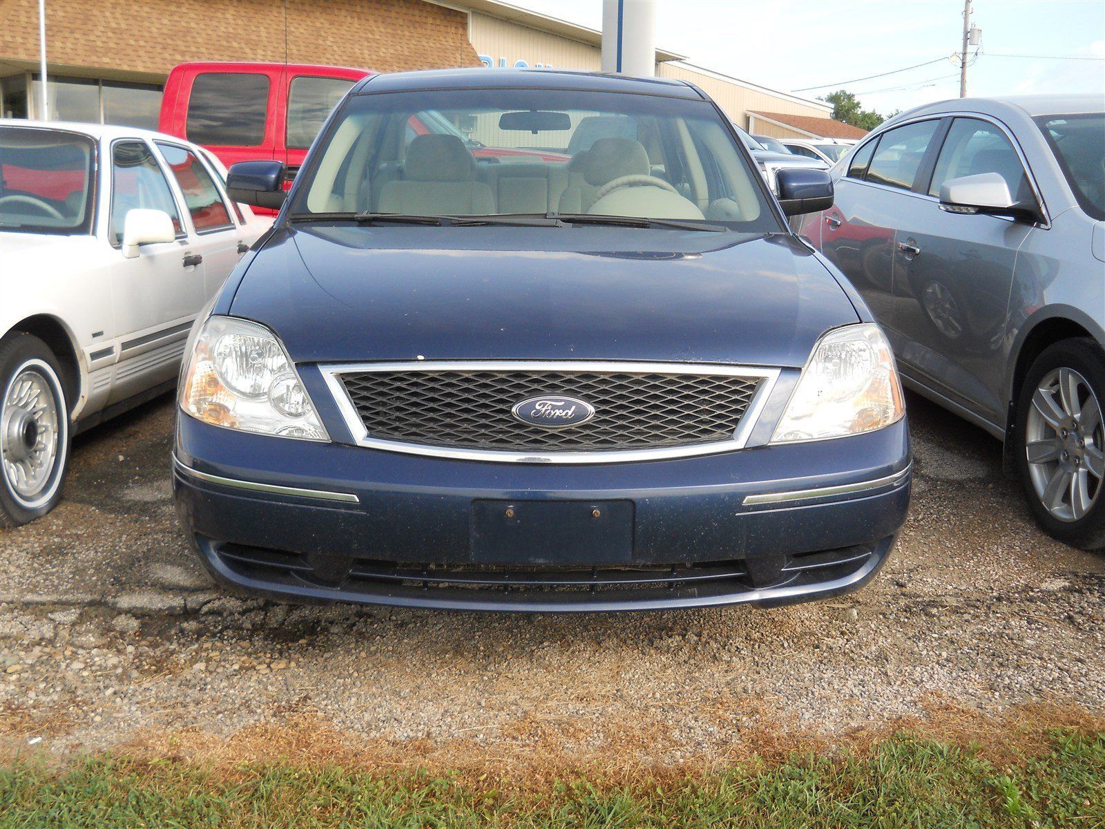 Used 2006 Ford Five Hundred SE FWD image 2