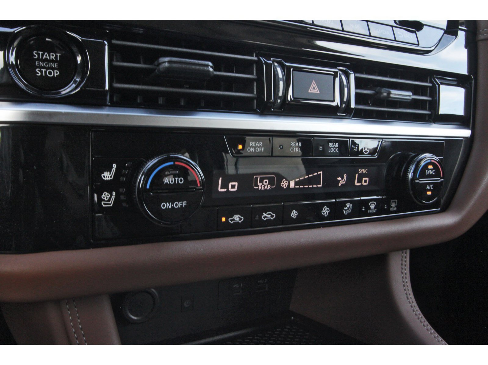 Certified 2025 Nissan Pathfinder Platinum w/ Cargo Package FWD image 29
