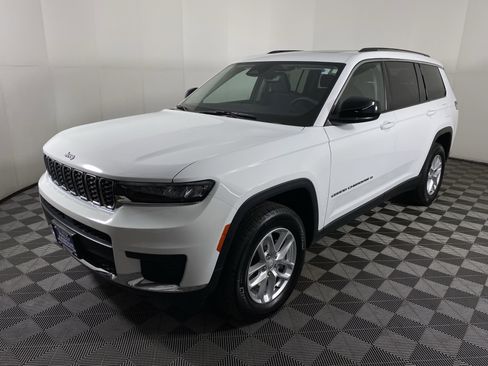 Used 2023 Jeep Grand Cherokee L Laredo w/ Luxury Tech Group I AWD/4WD image 11