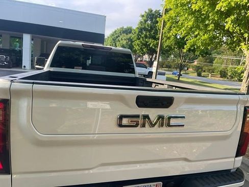 Used 2024 GMC Sierra 3500 Denali Ultimate AWD/4WD image 3