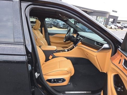 Used 2021 Jeep Grand Cherokee L Summit AWD/4WD image 17