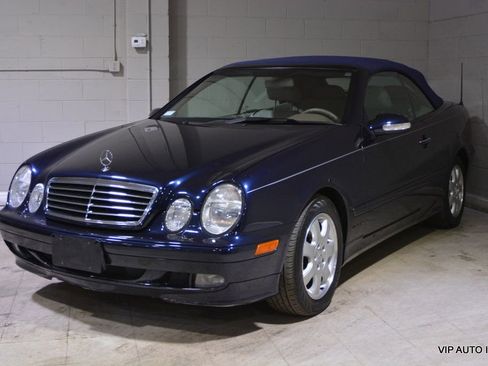 Used 2002 Mercedes-Benz CLK 320 Cabriolet image 2