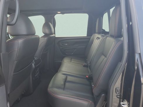 Used 2021 Nissan Titan PRO-4X w/ Pro-4x Convenience Package AWD/4WD image 10