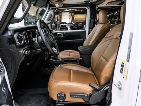 Used 2022 Jeep Wrangler Unlimited Rubicon AWD/4WD image 18
