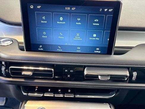 Used 2024 Lincoln Aviator AWD image 13