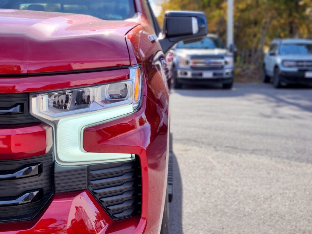 Used 2022 Chevrolet Silverado 1500 RST w/ Convenience Package II AWD/4WD image 10