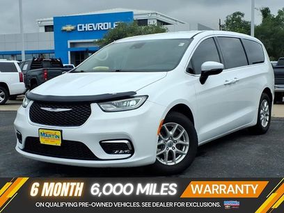 Used 2023 Chrysler Pacifica Touring-L