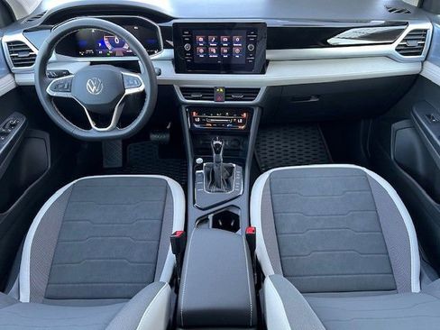 New 2025 Volkswagen Taos SE image 19