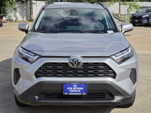 Used 2025 Toyota RAV4 XLE FWD image 3