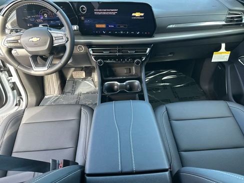 New 2026 Chevrolet Traverse LT w/ Enhanced Driving Package image 5