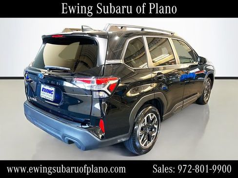 Used 2025 Subaru Forester Premium AWD/4WD image 7