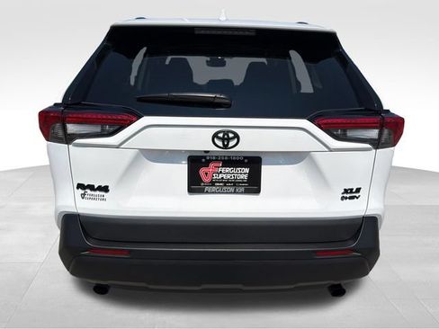 Used 2025 Toyota RAV4 XLE AWD/4WD image 6