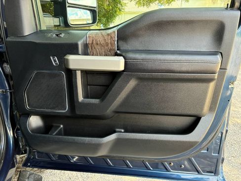Used 2017 Ford F250 Lariat w/ Lariat Ultimate Package AWD/4WD image 16