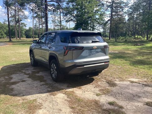 New 2026 Chevrolet Equinox LT w/ Convenience Package II FWD image 3