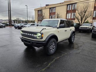New 2025 Ford Bronco Badlands video 1