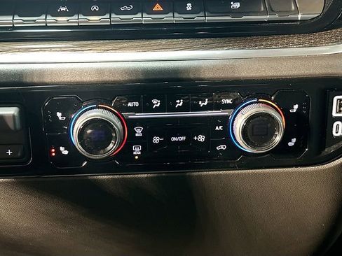 Used 2025 Chevrolet Silverado 1500 LT image 17