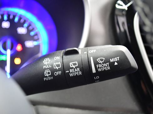 Used 2023 Chrysler Pacifica Touring-L FWD image 23