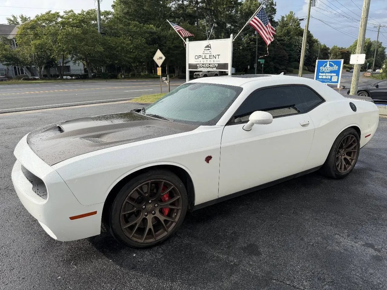 Used 2016 Dodge Challenger SRT Hellcat RWD image 4