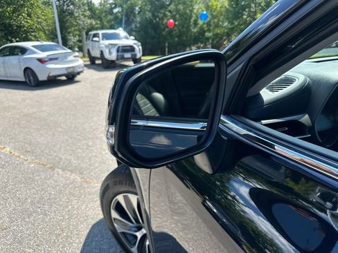 Used 2022 Toyota Highlander XLE AWD/4WD image 17