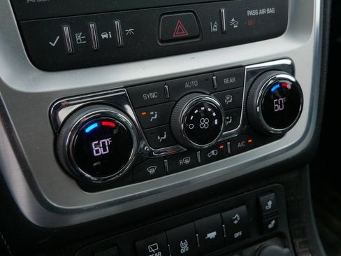 Used 2015 GMC Acadia SLT AWD/4WD image 26