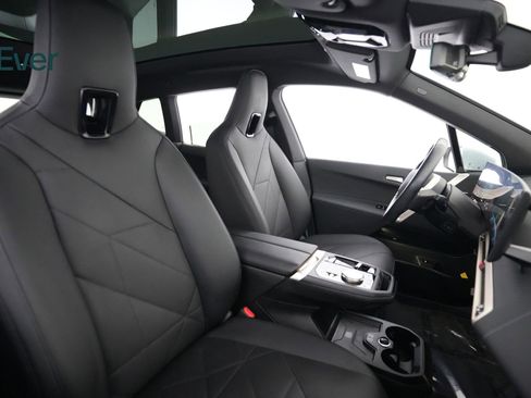 Used 2022 BMW iX xDrive50 w/ Premium Package image 23