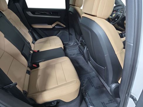 New 2026 Porsche Cayenne image 26