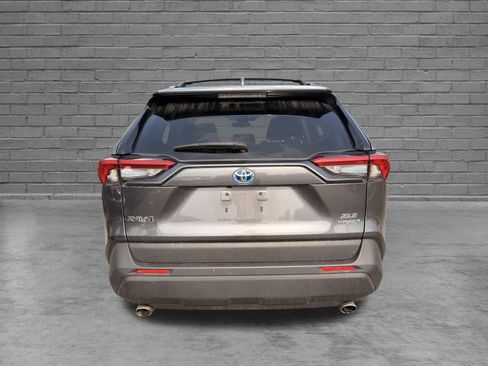 Used 2020 Toyota RAV4 XLE w/ Convenience Package AWD/4WD image 9