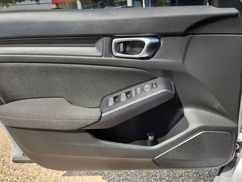 Used 2025 Honda Civic Sport image 15