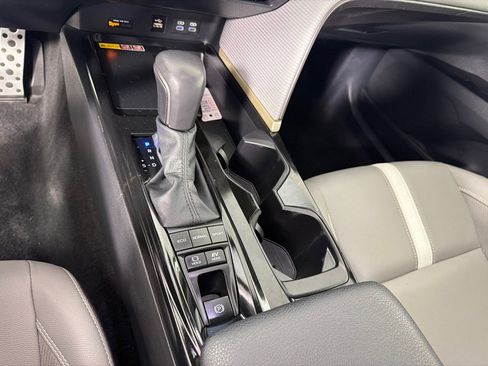 Used 2025 Toyota Camry SE FWD image 17