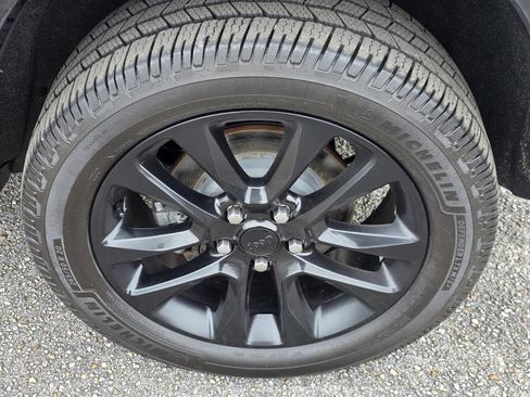 Used 2020 Jeep Grand Cherokee Altitude AWD/4WD image 39
