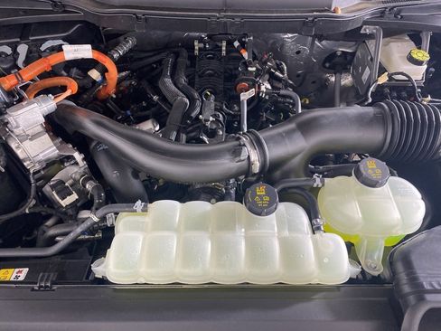 Used 2025 Ford F150 XLT w/ Equipment Group 302A MID image 30