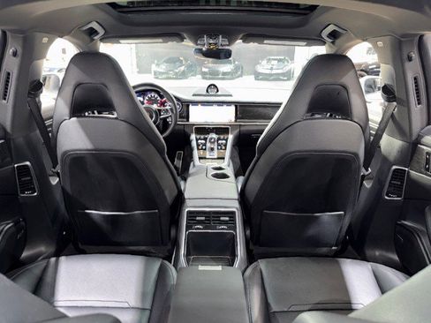 Used 2018 Porsche Panamera 4S image 12