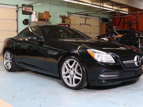 Used 2014 Mercedes-Benz SLK 250 w/ Premium Package image 16