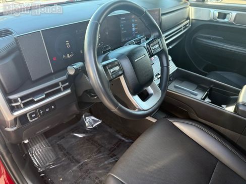 Used 2024 Hyundai Santa Fe SEL image 11