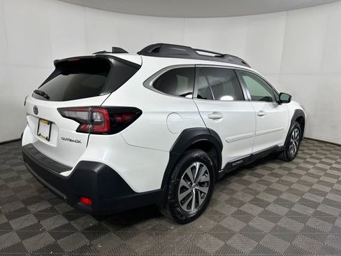 Used 2023 Subaru Outback Premium image 3