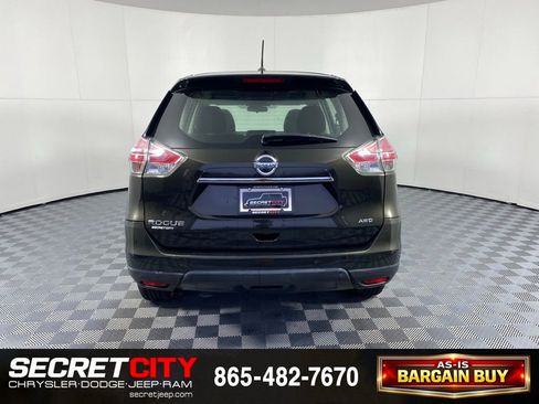Used 2015 Nissan Rogue S image 6