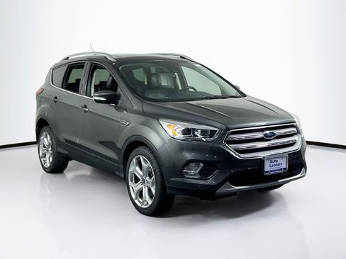 Used 2019 Ford Escape Titanium image 3