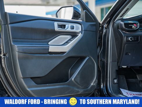 Used 2023 Ford Explorer Limited w/ Limited Technology Package AWD/4WD image 42