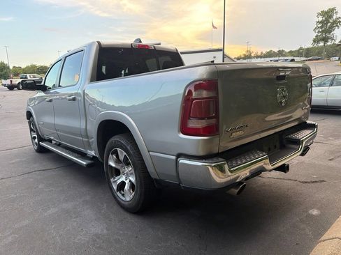 Used 2019 RAM 1500 Laramie AWD/4WD image 5