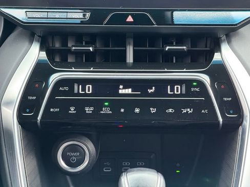 Certified 2023 Toyota Venza XLE image 23