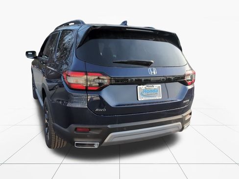 New 2025 Honda Pilot Touring image 6