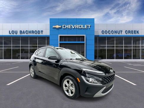 Used 2022 Hyundai Kona SEL image 2