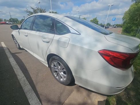 Used 2019 Honda Accord LX image 5