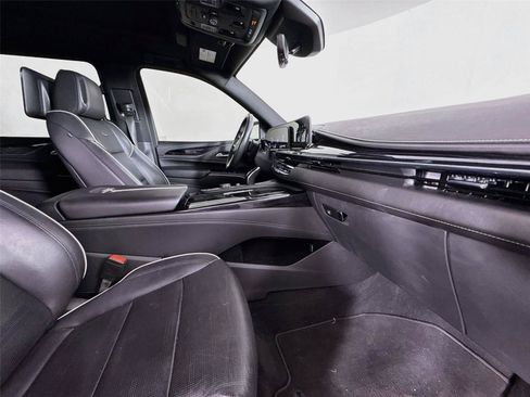 Used 2021 Cadillac Escalade ESV Sport w/ Driver Assist Tech Package AWD/4WD image 6