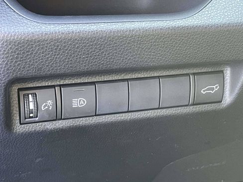 Used 2021 Toyota RAV4 XLE w/ Convenience Package AWD/4WD image 20