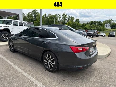 Used 2018 Chevrolet Malibu LT w/ Leather Package FWD image 5